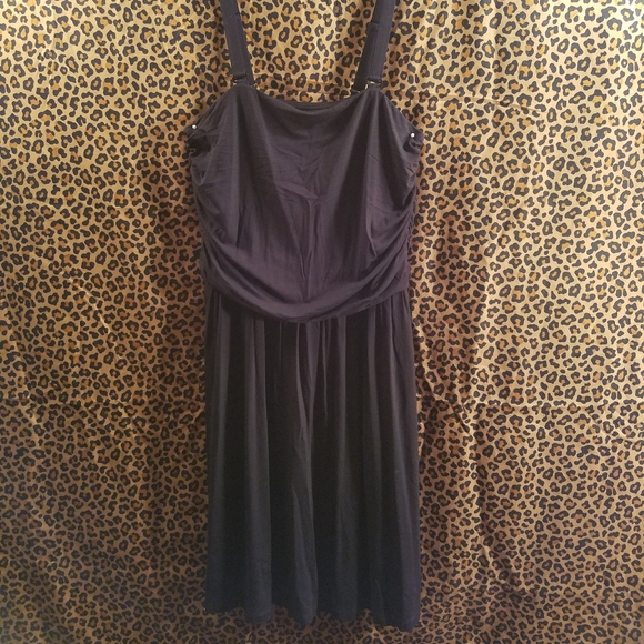 Women's Dress - Picture 2 of 5